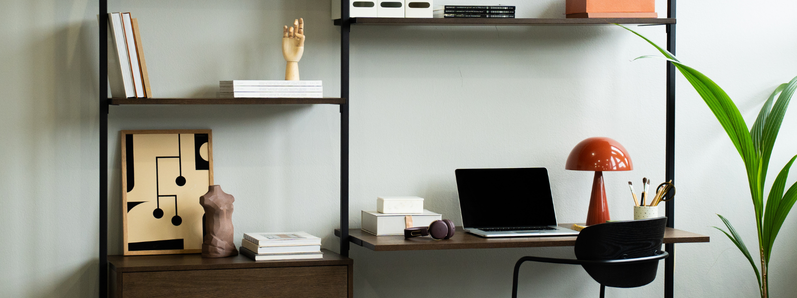 Frame walk-in